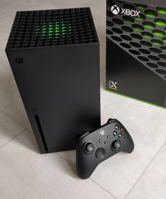 XBOX series x+ 2 Controllers